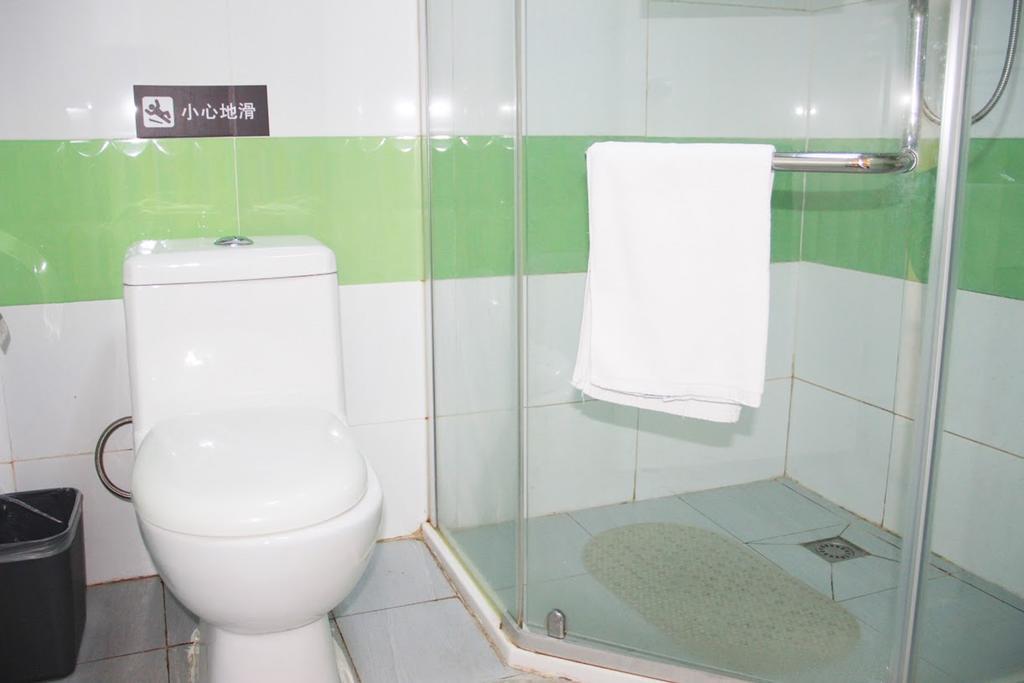 7Days Inn Chongqing Jiefangbei Jiaochangkou Subway Station מראה חיצוני תמונה
