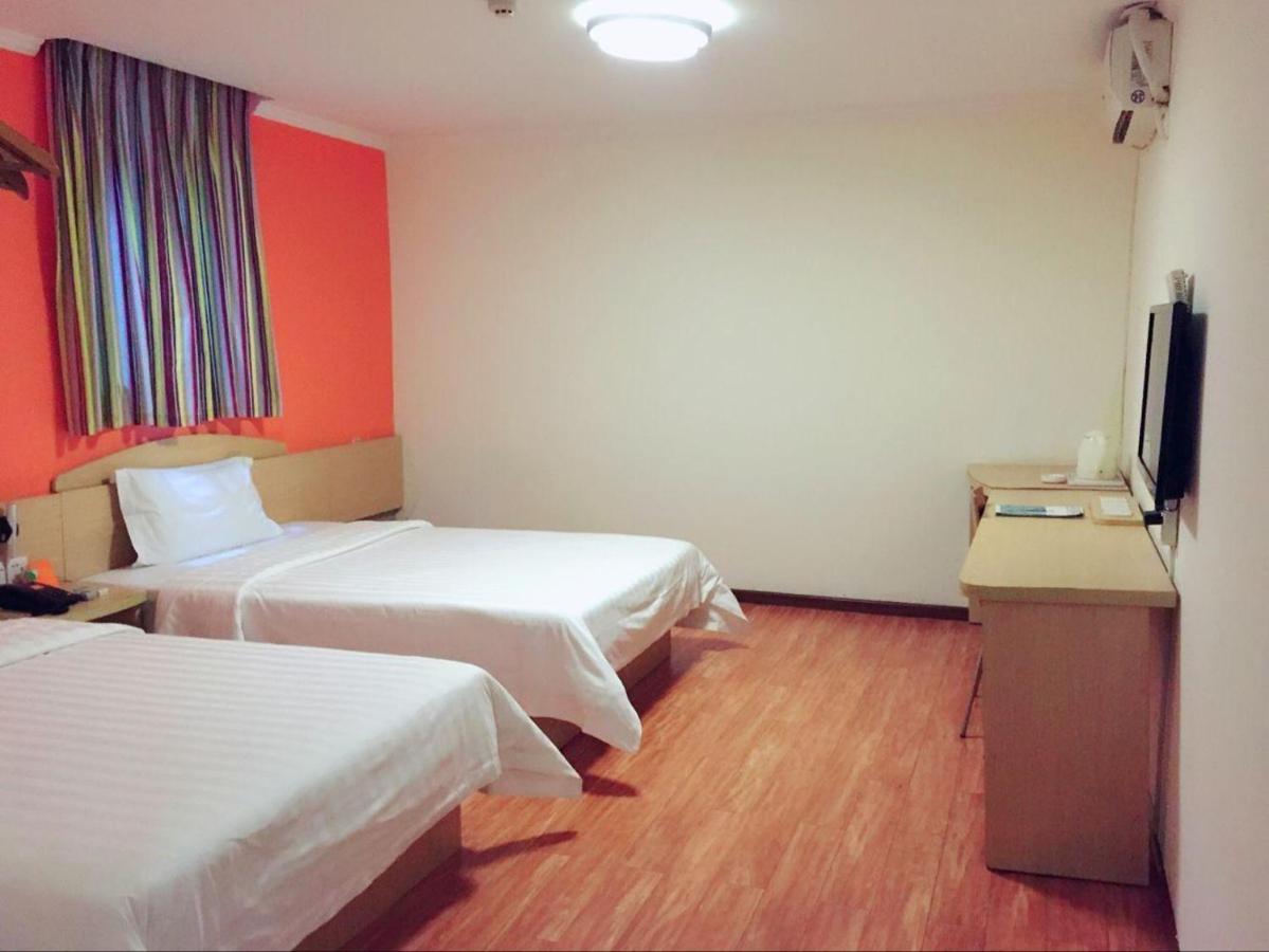 7Days Inn Chongqing Jiefangbei Jiaochangkou Subway Station מראה חיצוני תמונה